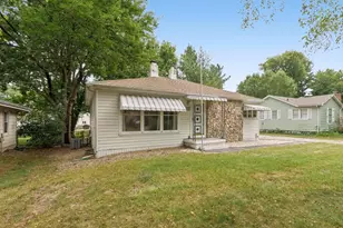 705 Dover Pl, Champaign, IL 61820 - Photo 2