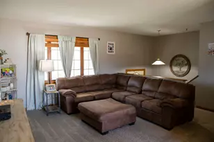1015 Suncrest Dr, Fulton, IL 61252 - Photo 2