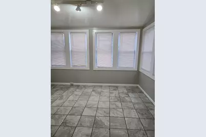 3240 W 64th Place, Chicago, IL 60629 - Photo 16