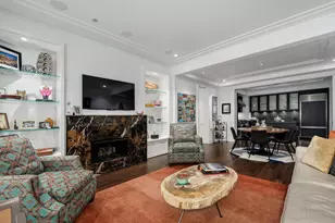 159 E Walton Pl, Chicago, IL 60611 - Photo 8