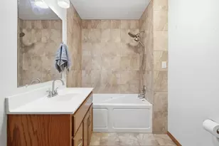 370 Oakwood Dr, Crete, IL 60417 - Photo 16