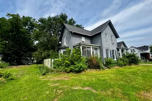 526 N Chestnut St, Princeton, IL 61356 - Photo 2