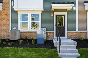 2669 Pratt Ct, Hoffman Estates, IL 60192 - Photo 1