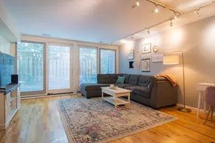 2044 N Larrabee St, Chicago, IL 60614 - Photo 12