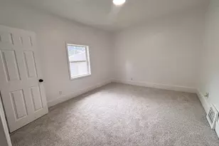 617 E 4th St, Centralia, IL 62801 - Photo 10