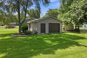 28 S Cherry Dr, Oswego, IL 60543 - Photo 8