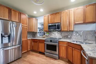 2436 W Superior St, Chicago, IL 60612 - Photo 8