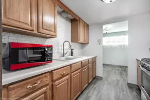 915 Graceland Ave, Des Plaines, IL 60016 - Photo 4