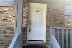 43 Foxcroft Rd, Naperville, IL 60565 - Photo 2