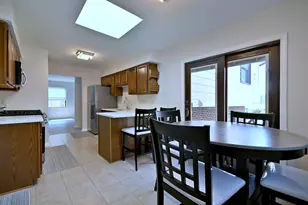 10542 Camelot St, Westchester, IL 60154 - Photo 10