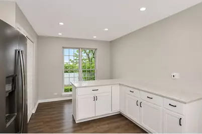 622 Grosse Pointe Circle, Vernon Hills, IL 60061 - Photo 10
