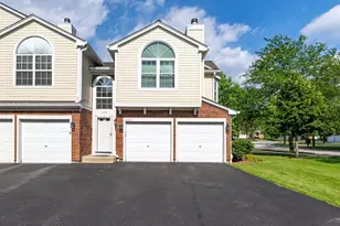 622 Grosse Pointe Cir, Vernon Hills, IL 60061 - Photo 2