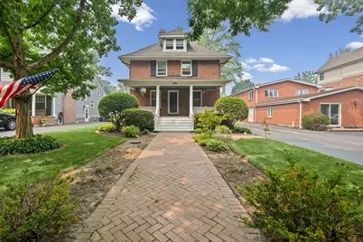 1538 Oakwood Avenue, Highland Park, IL 60035 - Photo 1