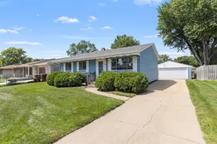 2112 Maple Ave, Loves Park, IL 61111 - Photo 2