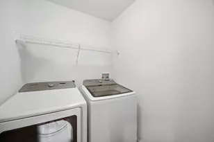435 E Railroad Ave, Bartlett, IL 60103 - Photo 30