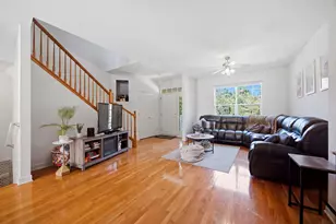 435 E Railroad Ave, Bartlett, IL 60103 - Photo 10