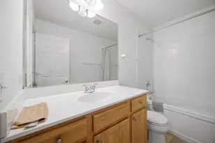 435 E Railroad Ave, Bartlett, IL 60103 - Photo 22