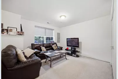 435 E Railroad Avenue, Bartlett, IL 60103 - Photo 24