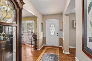 1644 Swallow St, Naperville, IL 60565 - Photo 2