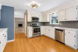 1644 Swallow St, Naperville, IL 60565 - Photo 2