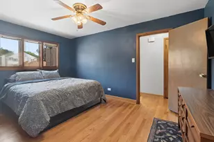 10025 S 53rd Ave, Oak Lawn, IL 60453 - Photo 12