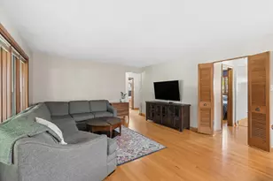 10025 S 53rd Ave, Oak Lawn, IL 60453 - Photo 6