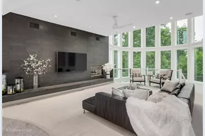 920 Saint Stephens Green, Oak Brook, IL 60523 - Photo 10