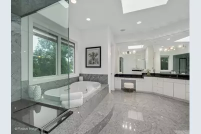 920 Saint Stephens Green, Oak Brook, IL 60523 - Photo 20