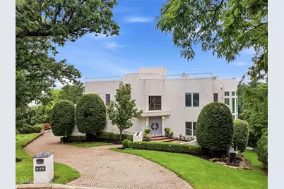 920 Saint Stephens Green, Oak Brook, IL 60523 - Photo 1