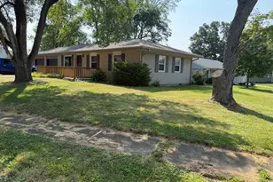 8 Sandburg Ct, Clifton, IL 61727 - Photo 4