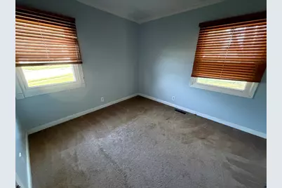 8 Sandburg Court, Clifton, IL 61727 - Photo 12