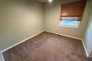 8 Sandburg Ct, Clifton, IL 61727 - Photo 30