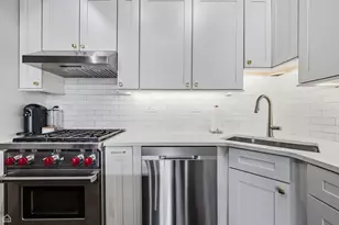 360 W Illinois St, Chicago, IL 60654 - Photo 6