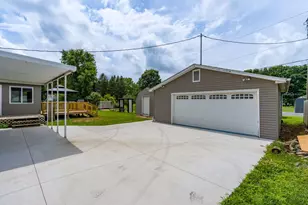 217 Melodie Ln, Colona, IL 61241 - Photo 4