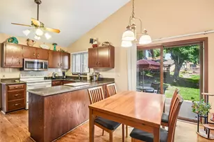 79 Castle Rock Ln, Bloomingdale, IL 60108 - Photo 8