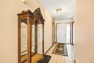 79 Castle Rock Ln, Bloomingdale, IL 60108 - Photo 2