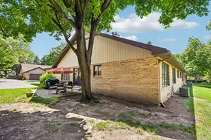 79 Castle Rock Ln, Bloomingdale, IL 60108 - Photo 24