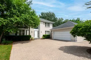35 Barnard Ln, Highland Park, IL 60035 - Photo 1