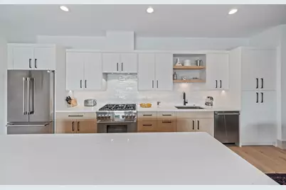 1548 W Ardmore Avenue #2C, Chicago, IL 60660 - Photo 2