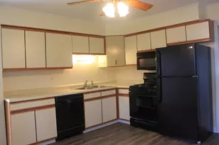 63 Pine Ct, Crystal Lake, IL 60014 - Photo 8