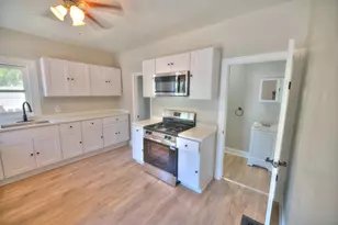 501 Raymond St, Elgin, IL 60120 - Photo 6