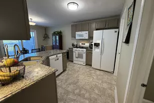 437 Spaulding Rd, Bartlett, IL 60103 - Photo 6