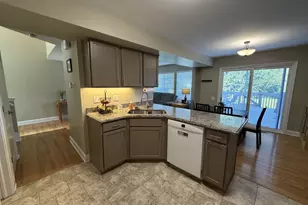 437 Spaulding Rd, Bartlett, IL 60103 - Photo 4