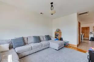 5212 S Sacramento Ave, Chicago, IL 60632 - Photo 2