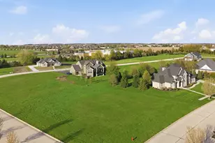 247 Merry Oaks Dr, Sycamore, IL 60178 - Photo 1