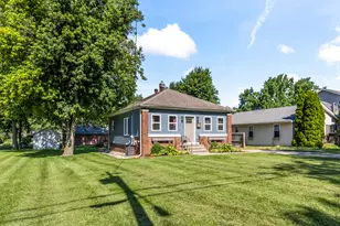 812 Painter St, Streator, IL 61364 - Photo 2