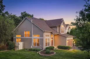 585 Marseilles Cir, Buffalo Grove, IL 60089 - Photo 1