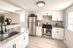 468 Meadow Green Ln, Round Lake Beach, IL 60073 - Photo 2