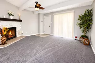 468 Meadow Green Ln, Round Lake Beach, IL 60073 - Photo 6