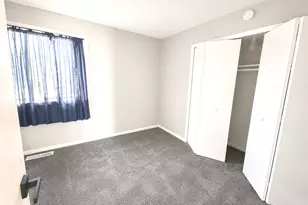 468 Meadow Green Ln, Round Lake Beach, IL 60073 - Photo 12